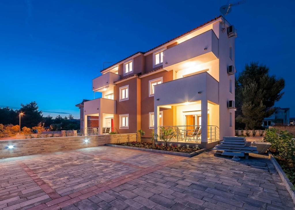 Apartments Hrvoje Vodice Exteriör bild